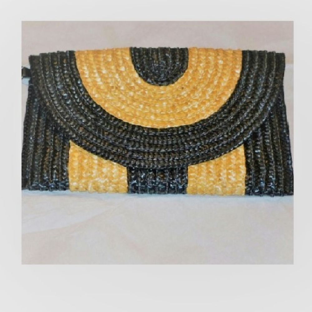 NEW!! Straw Clutch - Vacation ready!